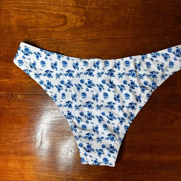 Brand New Ditsy Floral Ring Linked Triangle Bikini Swimsuit Blue & White Various - Picture 6 of 8